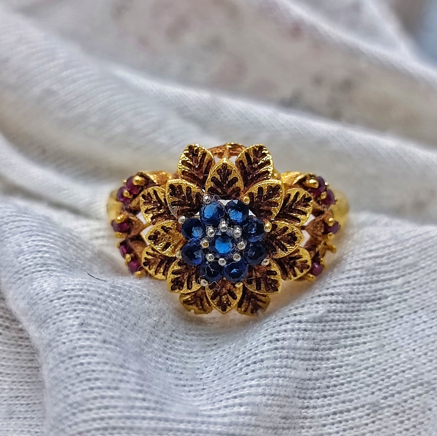 Blue sapphire &red ruby/uk33