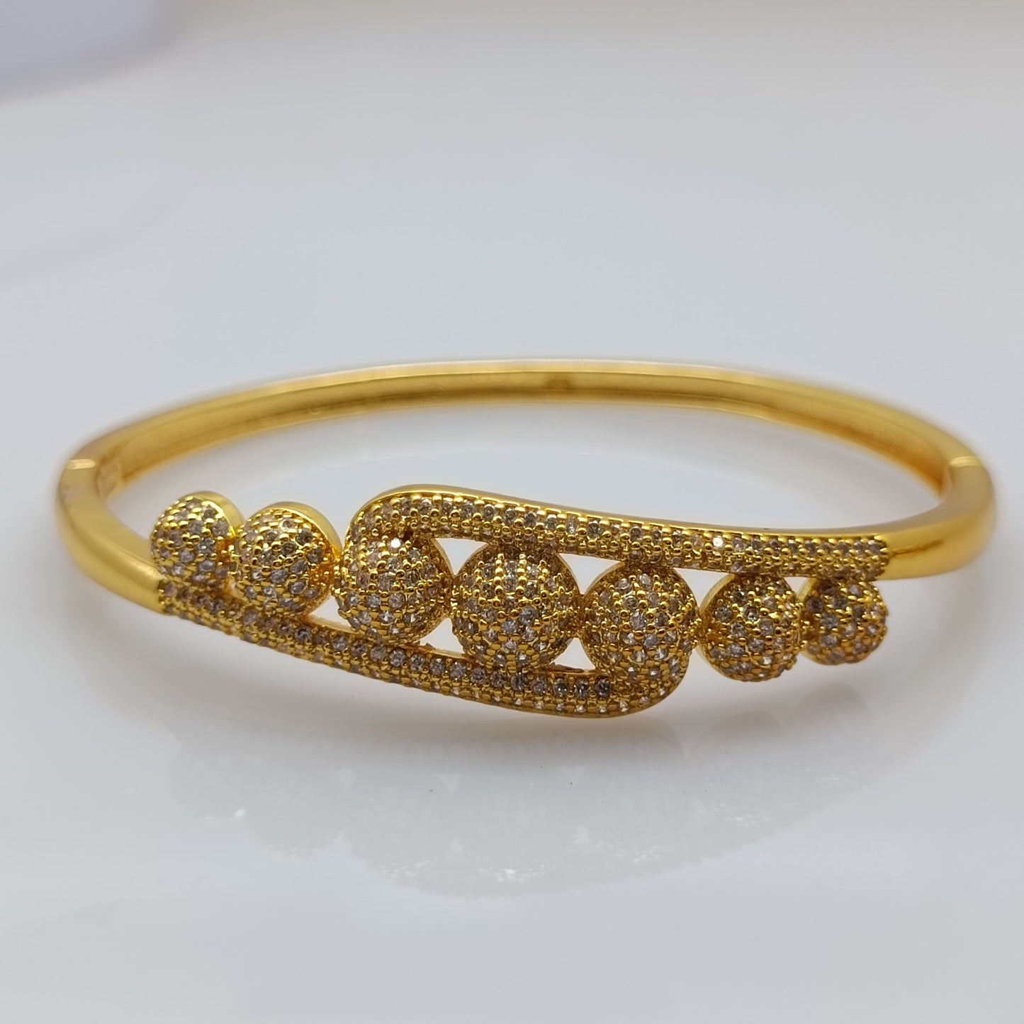 Openable bracelet uk6