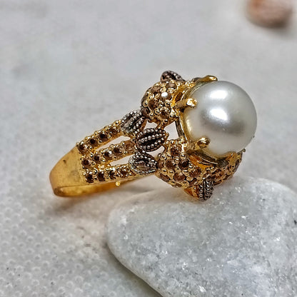 Beautiful pearl ring/095