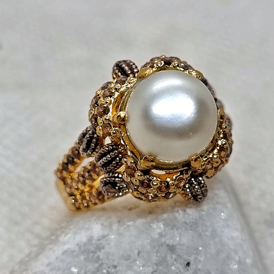 Beautiful pearl ring/095