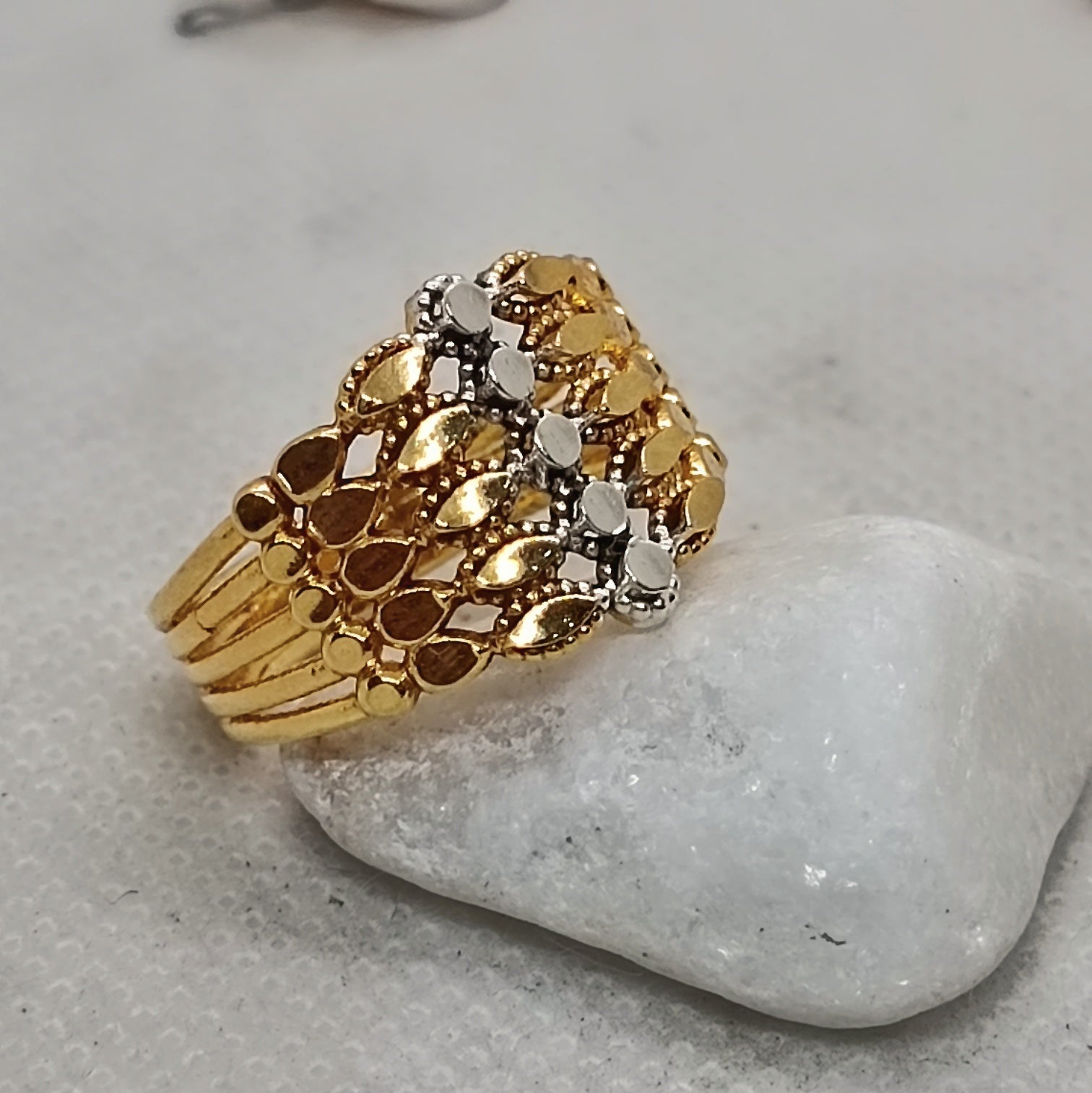 Traditional style ring