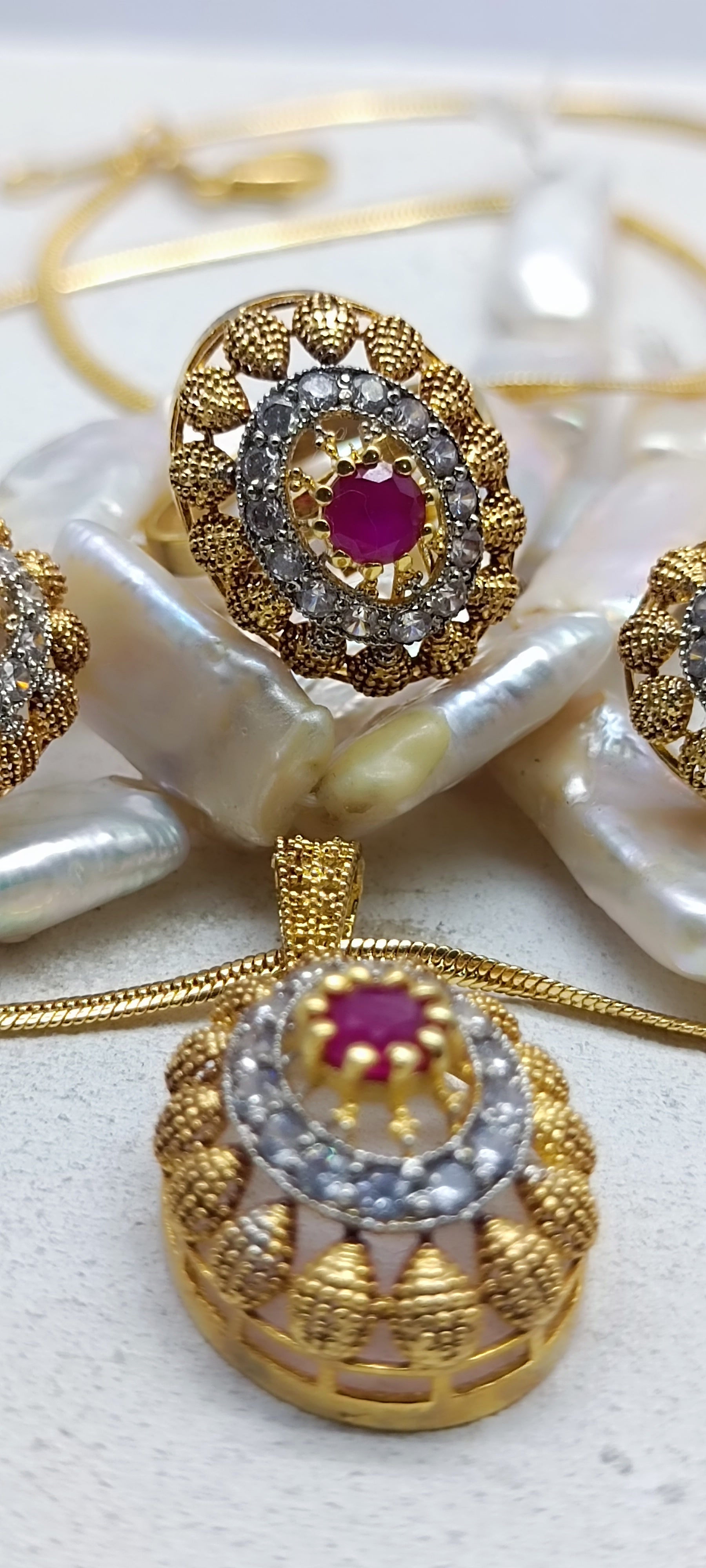 Beautiful locket set