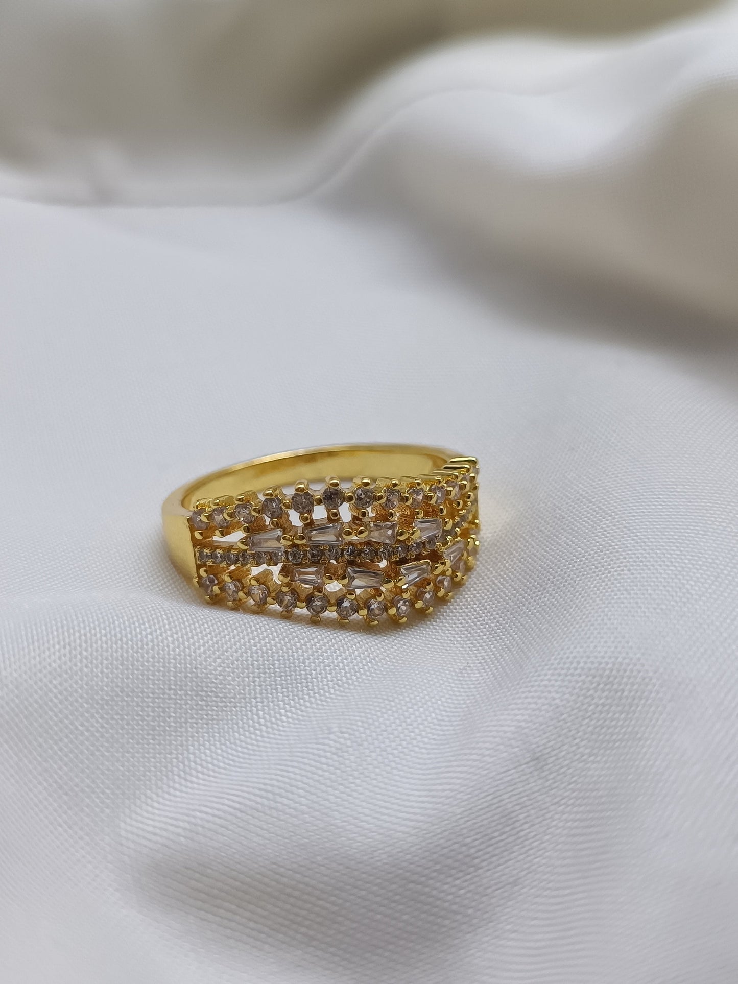 Zircon designer ring uk4