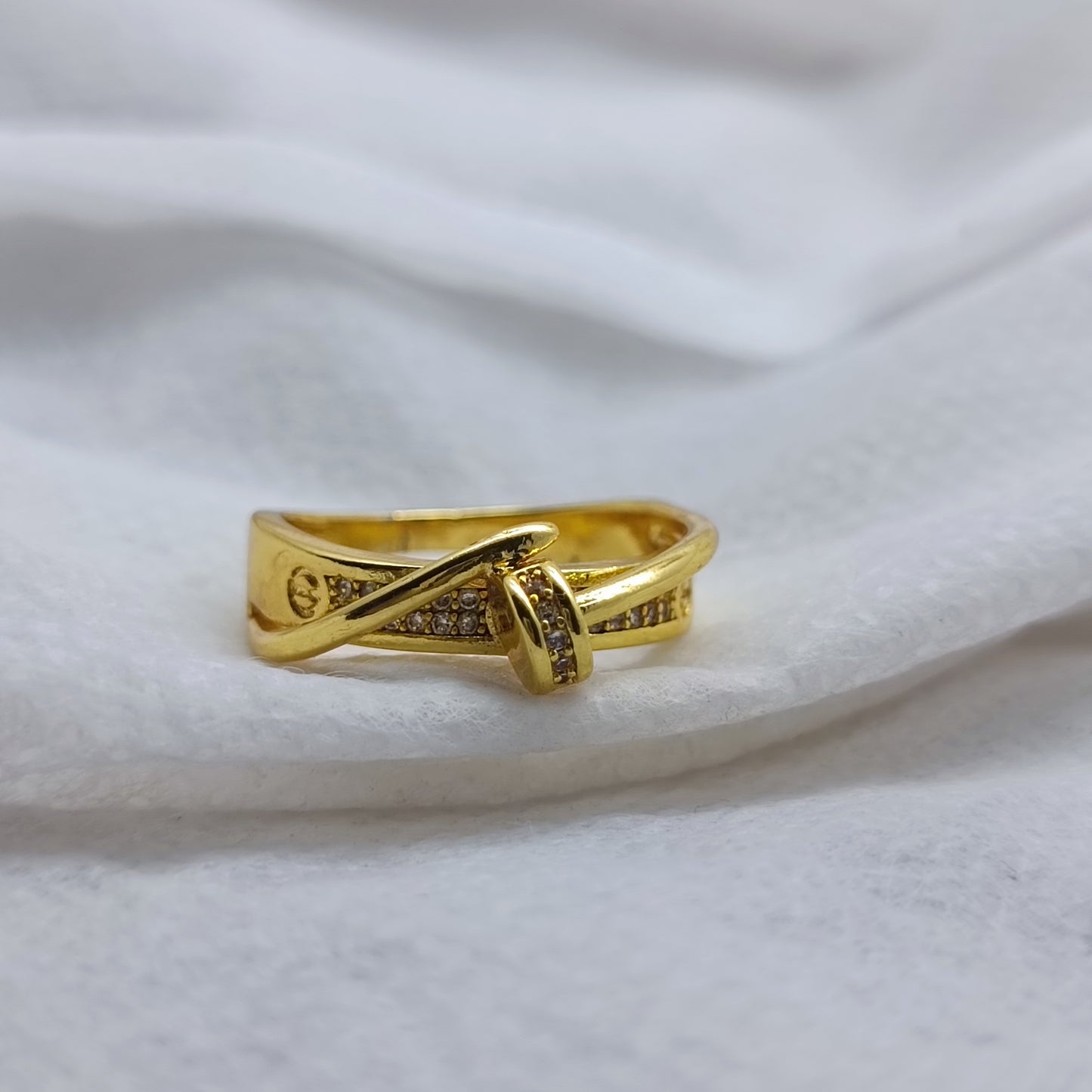 Elegant 18K Gold Plated Statement Ring – Bold Design for Party Wear – UK Fashion/Uk2