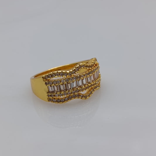 Sparkling Zircon Solitaire Ring/Uk11